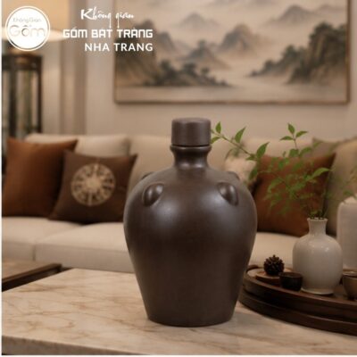 Nậm rượu gốm sứ Bát Tràng dáng bầu lùn tứ núm vai màu nâu trầm dung tích 500ml NT-NR03 - Chi tiết 2