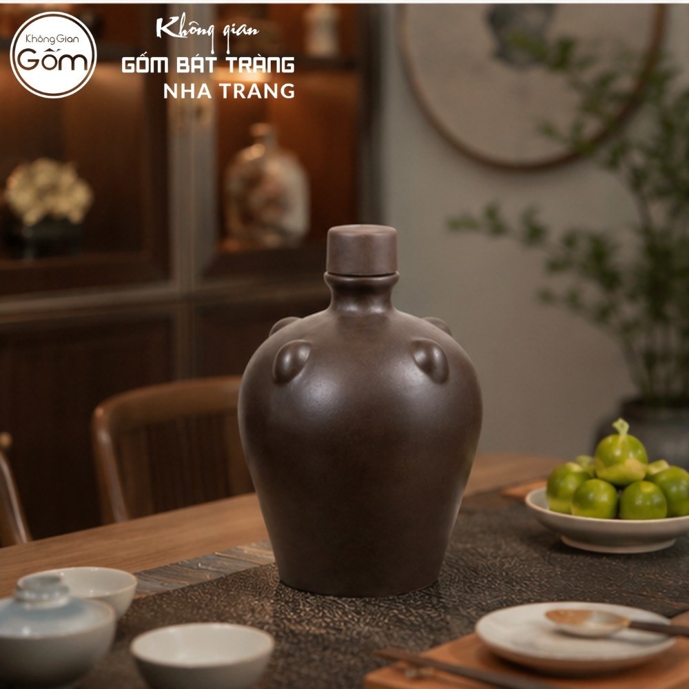 Nậm rượu gốm sứ Bát Tràng dáng bầu lùn tứ núm vai màu nâu trầm dung tích 500ml NT-NR03 - Chi tiết 3