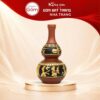 Nậm rượu gốm sứ Bát Tràng dáng hồ lô màu đỏ cam khắc hoạ tiết Đông Sơn Âu Lạc dát vàng dung tích 1 lít NT-NR06 - Ảnh đại diện
