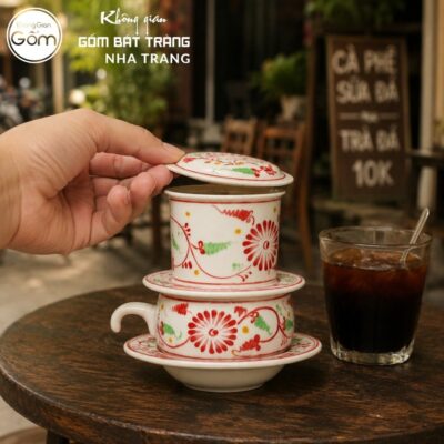 Phin Pha Cà Phê Gốm Sứ Bát Tràng Màu Trắng Hoạ Tiết Hoa Dây Đỏ NT-PCF06 - Chi tiết 3