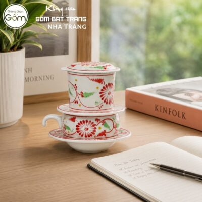 Phin Pha Cà Phê Gốm Sứ Bát Tràng Màu Trắng Hoạ Tiết Hoa Dây Đỏ NT-PCF06 - Chi tiết 4