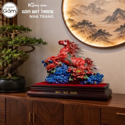 Tượng ngựa gốm sứ Bát Tràng cưỡi mây màu đỏ trang trí hoa mẫu đơn NT-TLV03 - Chi tiết 3