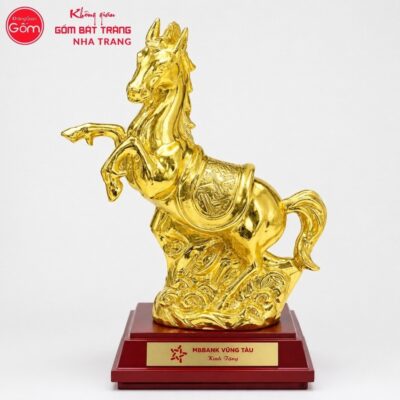 Tượng ngựa gốm sứ Bát Tràng dát vàng 24K cao cấp NT-TLV07 - Chi tiết 1