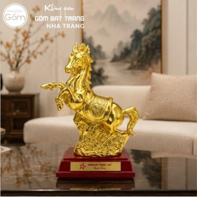 Tượng ngựa gốm sứ Bát Tràng dát vàng 24K cao cấp NT-TLV07 - Chi tiết 4