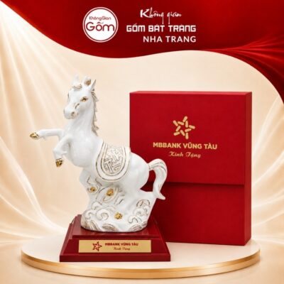 Tượng ngựa gốm sứ Bát Tràng màu trắng vẽ vàng NT-TLV04 - Ảnh đại diện