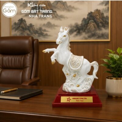 Tượng ngựa gốm sứ Bát Tràng màu trắng vẽ vàng NT-TLV04 - Chi tiết 4
