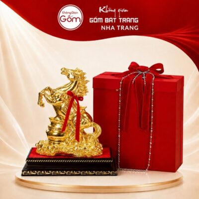 Tượng ngựa quà tặng gốm sứ Bát Tràng dát vàng 24K thắt nơ đỏ NT-TLV05 - Ảnh đại diện
