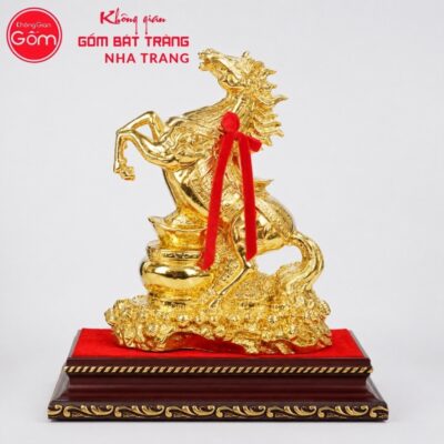 Tượng ngựa quà tặng gốm sứ Bát Tràng dát vàng 24K thắt nơ đỏ NT-TLV05 - Chi tiết 1