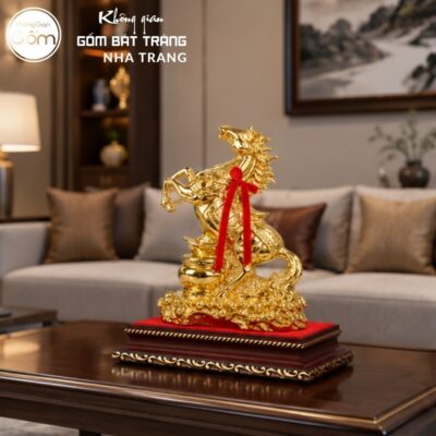 Tượng ngựa quà tặng gốm sứ Bát Tràng dát vàng 24K thắt nơ đỏ NT-TLV05 - Chi tiết 2