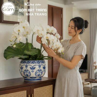 Bình Hoa Dáng Chum Tròn Cắm Hoa Men Lam Hoa Văn Cúc Dây Cổ Điển NT-LH08 - Chi tiết 1
