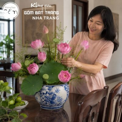 Chậu Tròn Cắm Hoa Men Lam Vẽ Họa Tiết Sen Điểu Gốm Sứ Bát Tràng NT-LH05 - Chi tiết 4