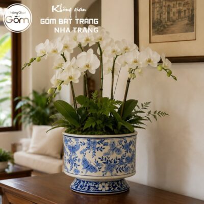 Lọ Hoa Gốm Bát Tràng Họa Tiết Bướm Hoa Men Lam Cổ Điển NT-LH12 - Chi tiết 1