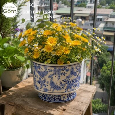Lọ Hoa Gốm Bát Tràng Họa Tiết Bướm Hoa Men Lam Cổ Điển NT-LH12 - Chi tiết 2