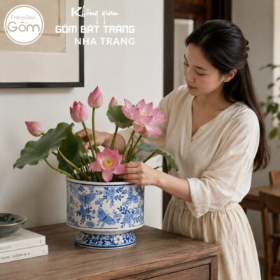 Lọ Hoa Gốm Bát Tràng Họa Tiết Bướm Hoa Men Lam Cổ Điển NT-LH12 - Chi tiết 3