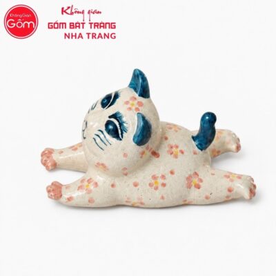 Tượng mèo nằm duỗi chân gốm sứ Bát Tràng men tiêu vẽ hoa kích thước H10 x R9.5 x D17cm NT-TGS02 - Chi tiết 1