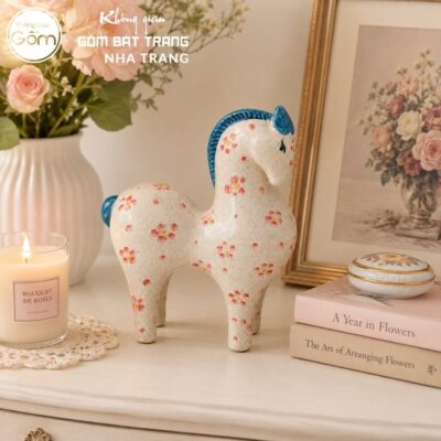 Tượng ngựa dáng cao gốm sứ Bát Tràng men tiêu vẽ hoa kích thước H16.5 x R6.5 x D13.5cm NT-TGS03 - Chi tiết 4