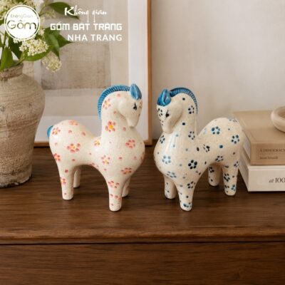 Tượng ngựa dáng cao gốm sứ Bát Tràng men tiêu vẽ hoa kích thước H16.5 x R6.5 x D13.5cm NT-TGS03 - Chi tiết 7