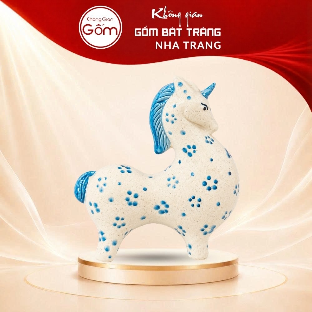 Tượng ngựa dáng thấp bờm cụp gốm sứ Bát Tràng men tiêu vẽ hoa kích thước H17.5 x R7 x D14.5cm NT-TGS04
