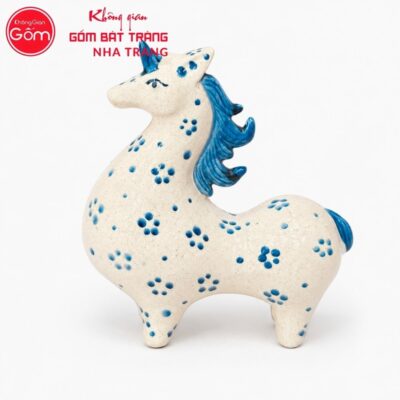 Tượng ngựa dáng thấp bờm xoè gốm sứ Bát Tràng men tiêu vẽ hoa kích thước H17 x R7 x D15cm NT-TGS05 - Chi tiết 2