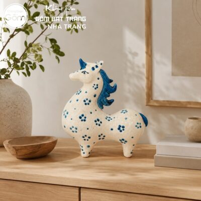 Tượng ngựa dáng thấp bờm xoè gốm sứ Bát Tràng men tiêu vẽ hoa kích thước H17 x R7 x D15cm NT-TGS05 - Chi tiết 4
