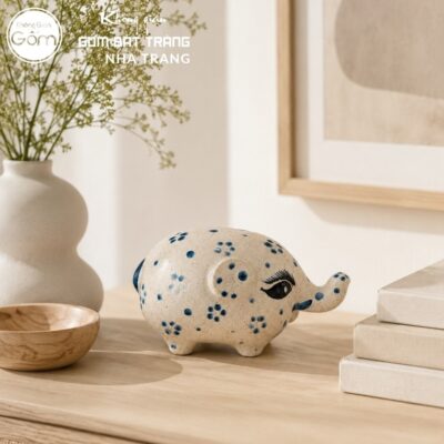 Tượng voi có vòi lên gốm sứ Bát Tràng men tiêu vẽ hoa kích thước H8.5 x R9.5 x D15cm NT-TGS08 - Chi tiết 4