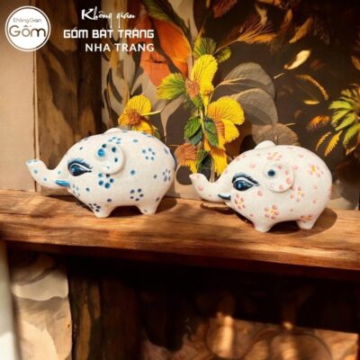 Tượng voi có vòi lên gốm sứ Bát Tràng men tiêu vẽ hoa kích thước H8.5 x R9.5 x D15cm NT-TGS08 - Chi tiết 5